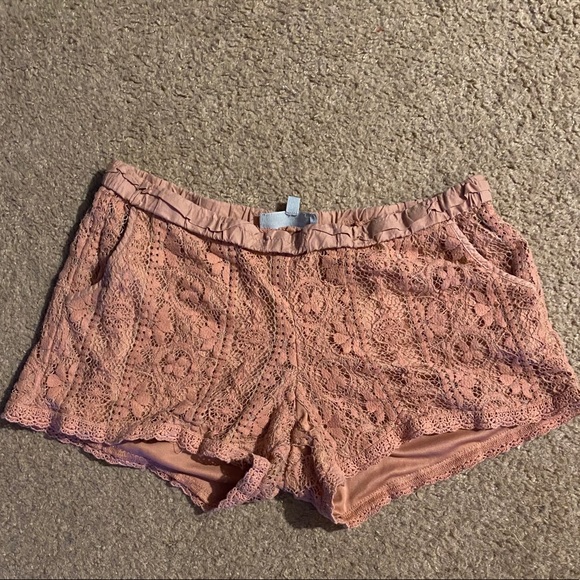 Pink lace shorts - Picture 1 of 2